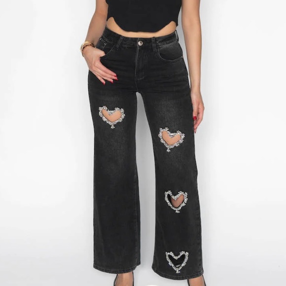 BLACK HEART CUT OFF DETAIL JEANS just adorable only I have one size L - Picture 1 of 4